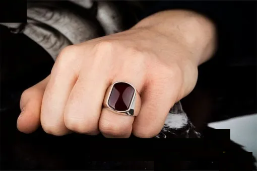 Plain Oval Red Aqeeq Modern Silver Ring