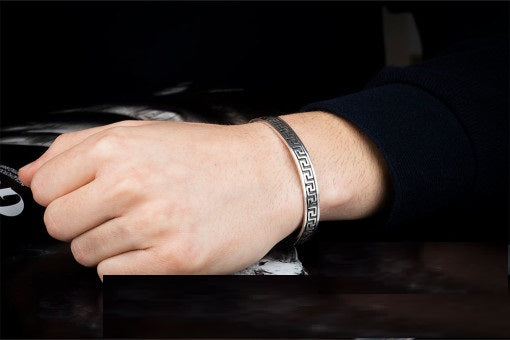 Modern Design Unisex Silver Cuff Bracelet