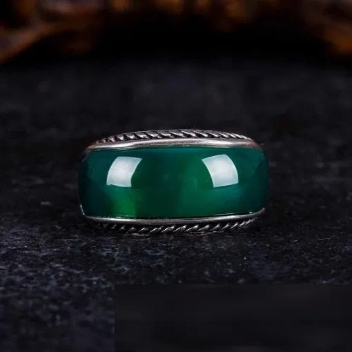 Green Aqeeq Special Curved Silver Ring