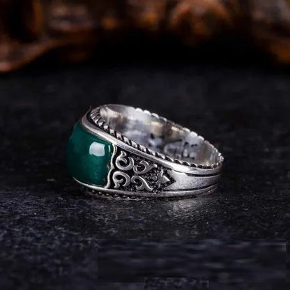 Green Aqeeq Special Curved Silver Ring