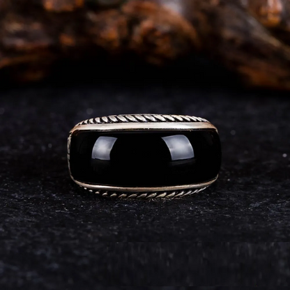 Black Aqeeq Special Curved Silver Ring