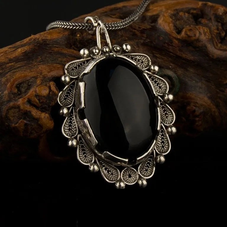 Filigree Handmade Black Aqeeq Silver Pendant