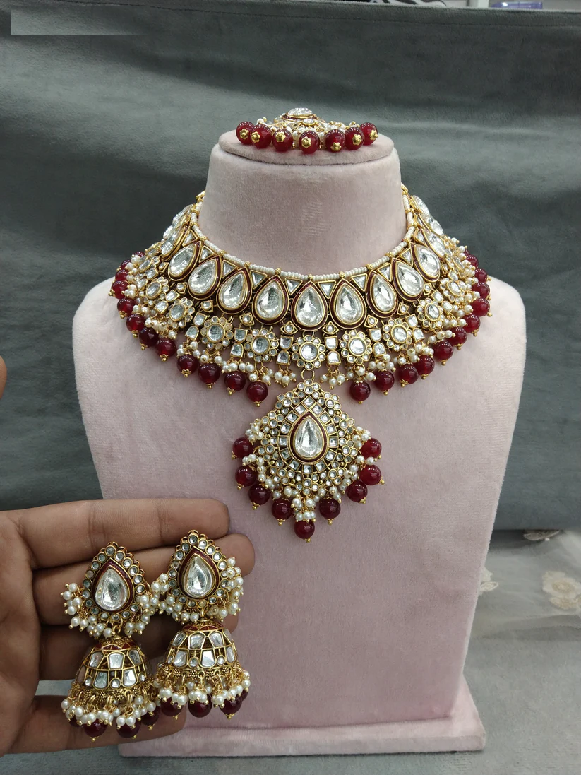 Gold maroon Kundan necklace Set