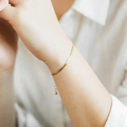 Essential Herringbone Bracelet