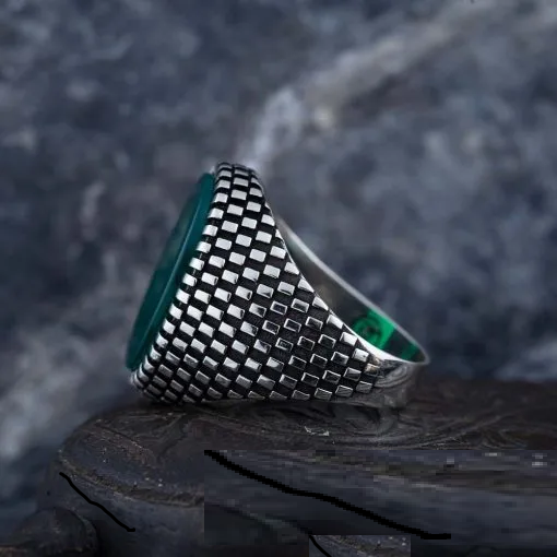 Oval Green Aqeeq Grid Pattern Silver Ring