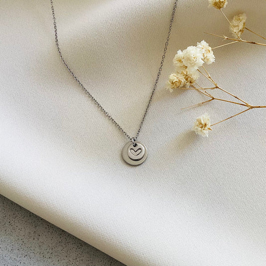 Solitaire Flower Necklace